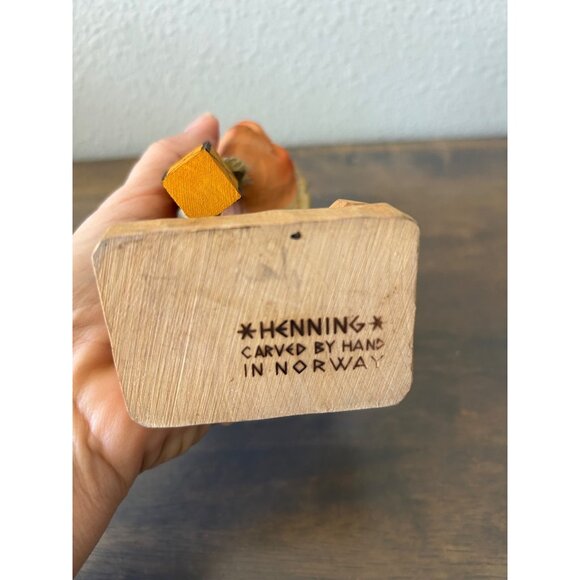 Vintage Henning Norway Wooden Carved Gnome Holding a Lantern 6.5" - Picture 5 of 6